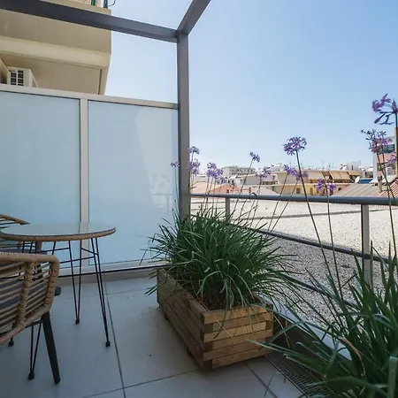 Lux City Studio With Balcony, Steps To Old Town Apartament