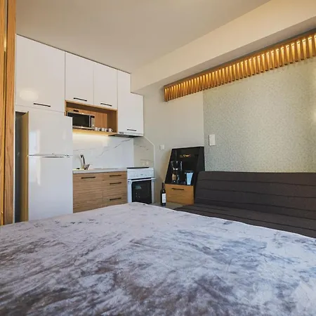 Lux City Studio With Balcony, Steps To Old Town *